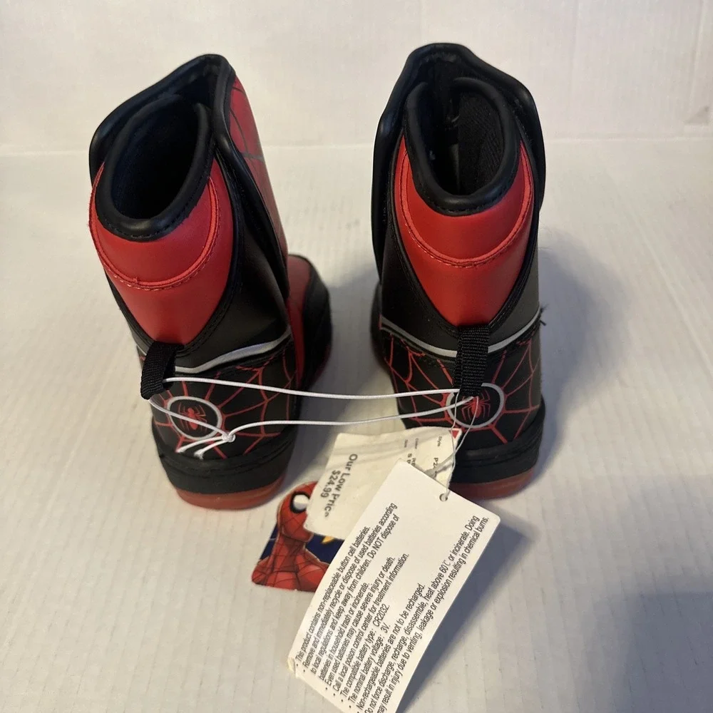 Marvel Spider-Man Toddler Snow Boots Size 6M Light Up Winter Shoes NEW